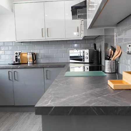 Sky * Bradford (West Yorkshire)