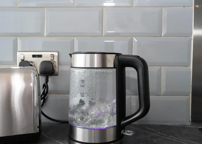 Sky * Bradford (West Yorkshire)